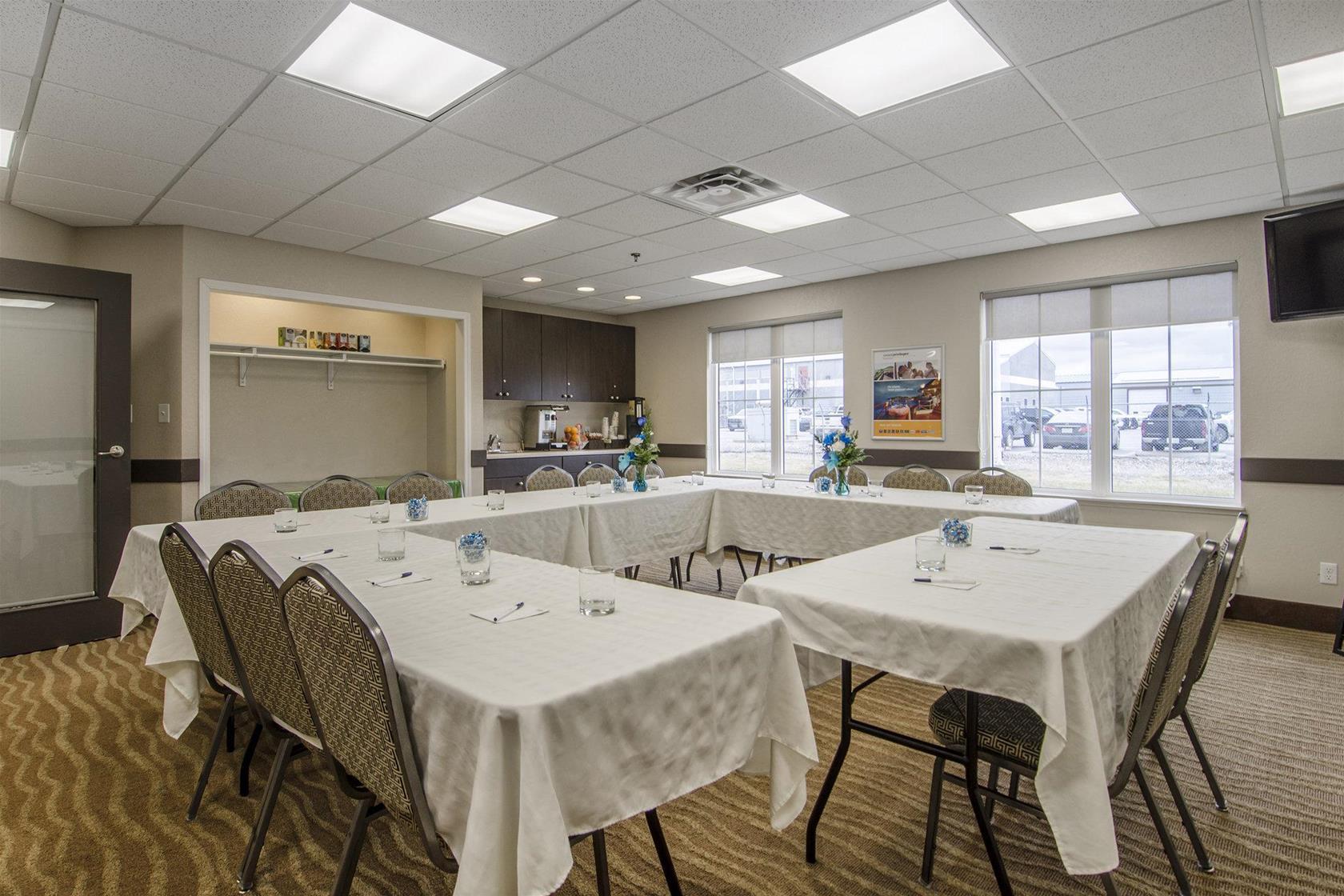 Quality Inn & Suites Estevan Экстерьер фото