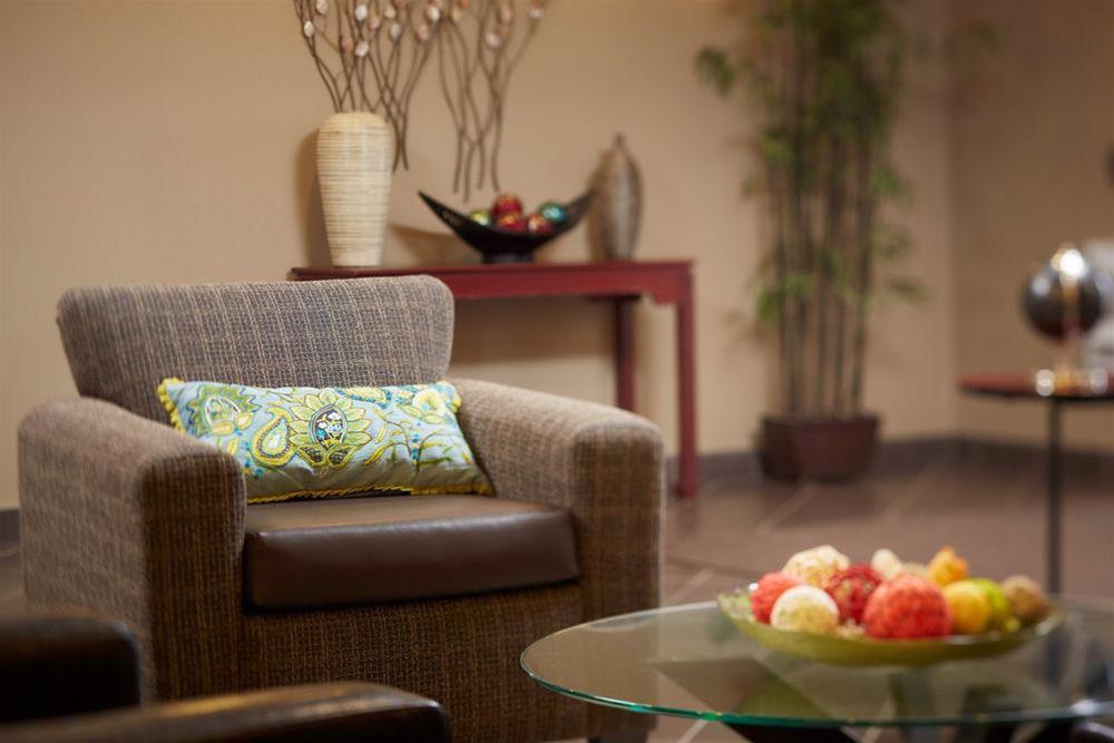 Quality Inn & Suites Estevan Экстерьер фото