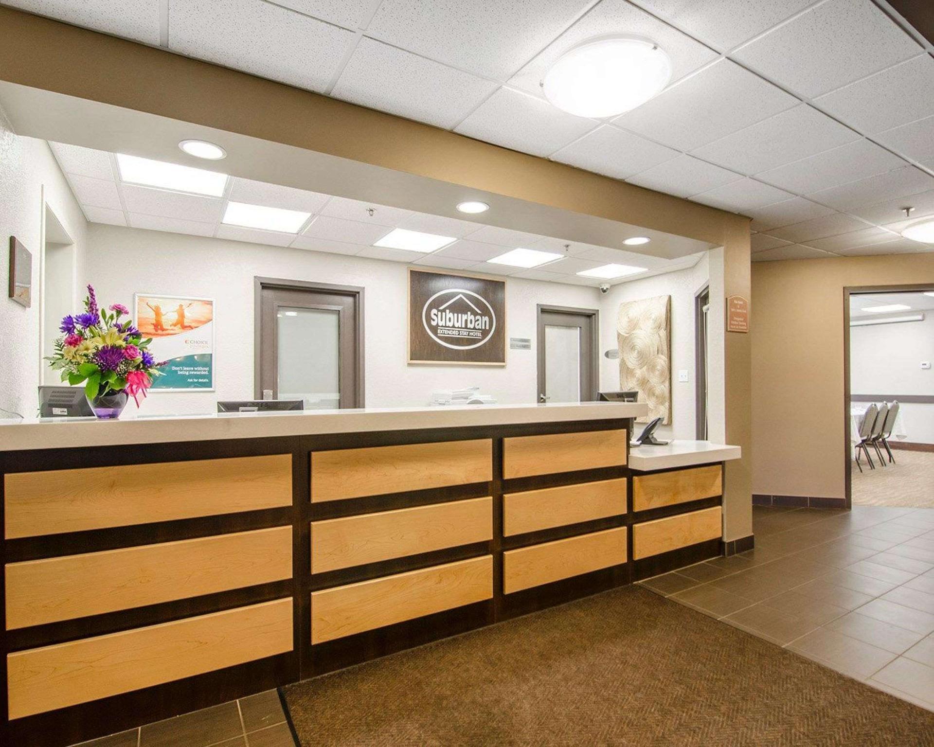 Quality Inn & Suites Estevan Экстерьер фото