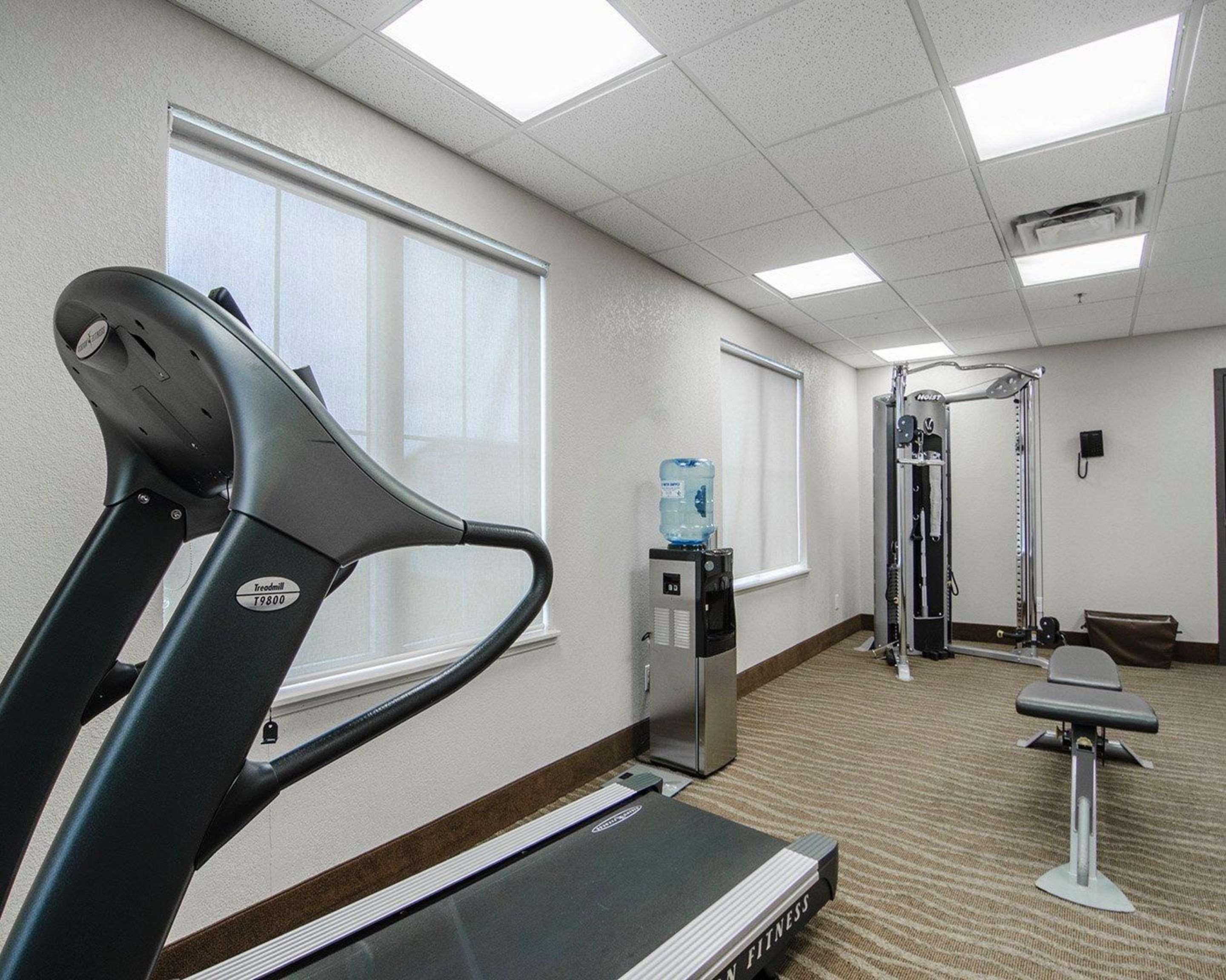 Quality Inn & Suites Estevan Экстерьер фото