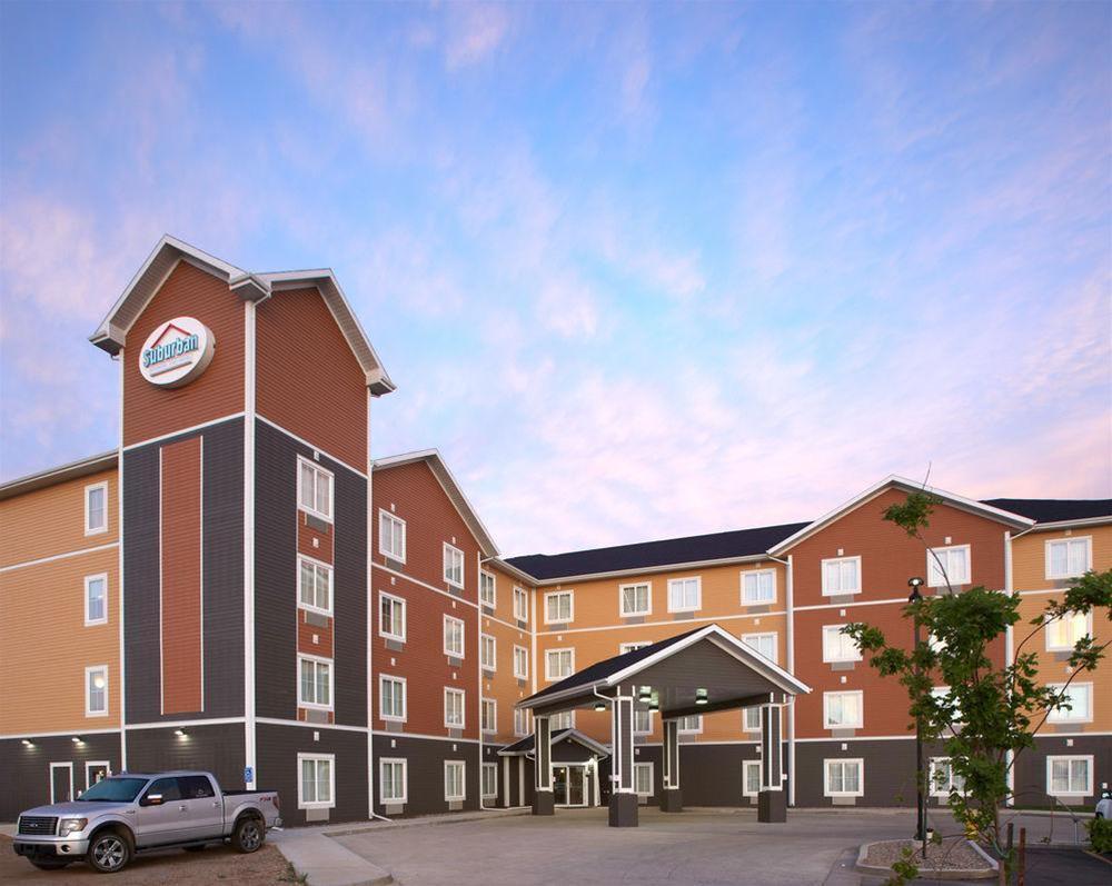 Quality Inn & Suites Estevan Экстерьер фото