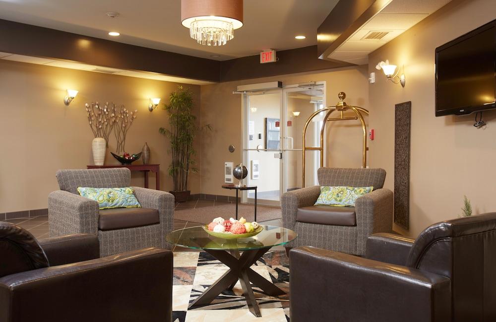 Quality Inn & Suites Estevan Экстерьер фото