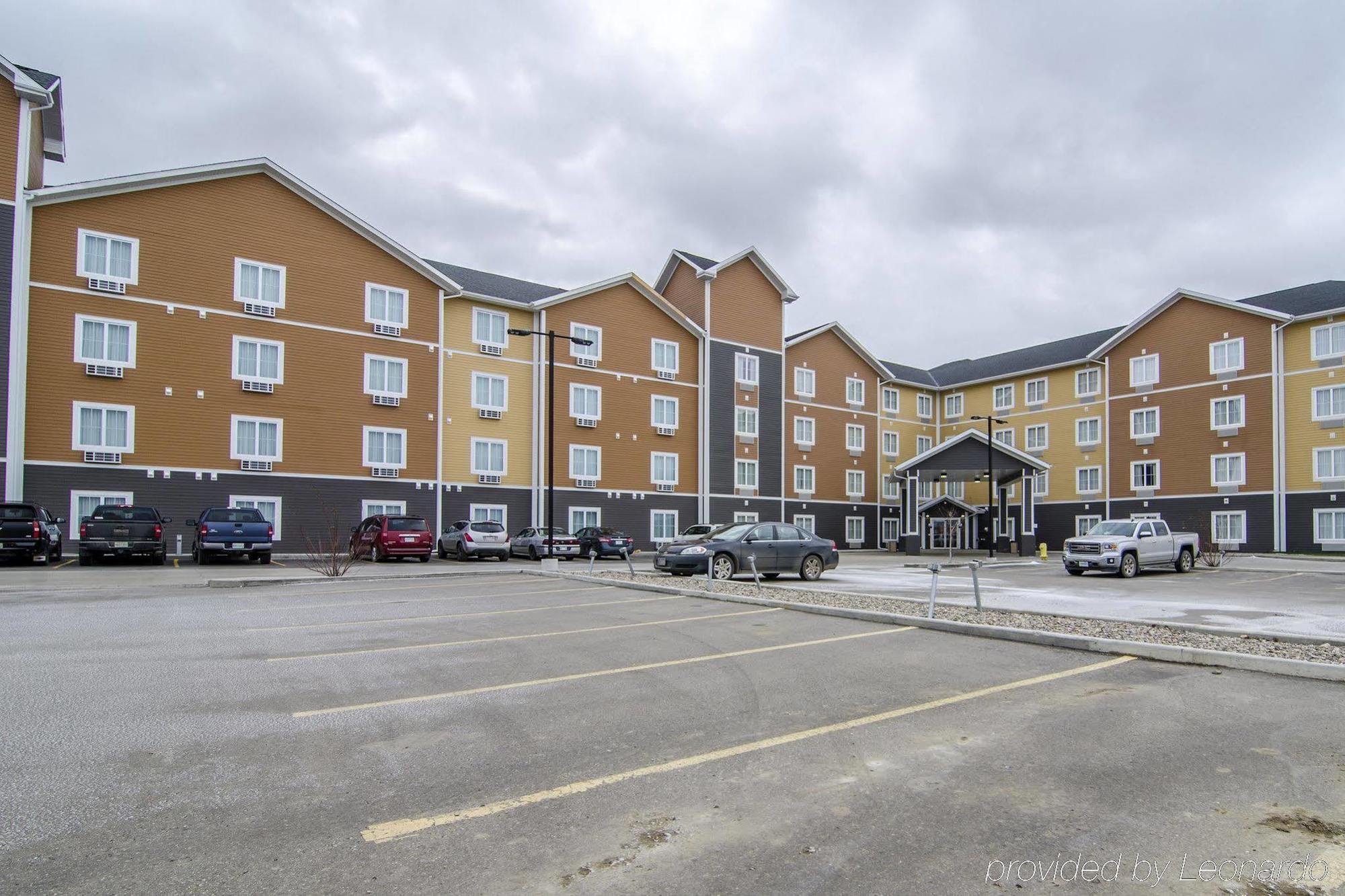 Quality Inn & Suites Estevan Экстерьер фото