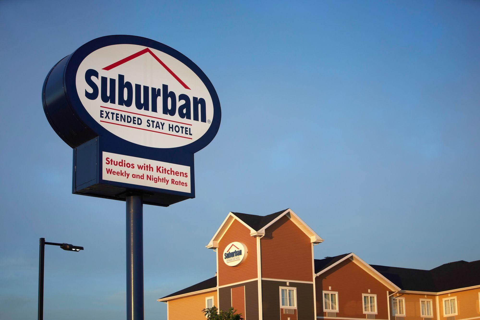 Quality Inn & Suites Estevan Экстерьер фото
