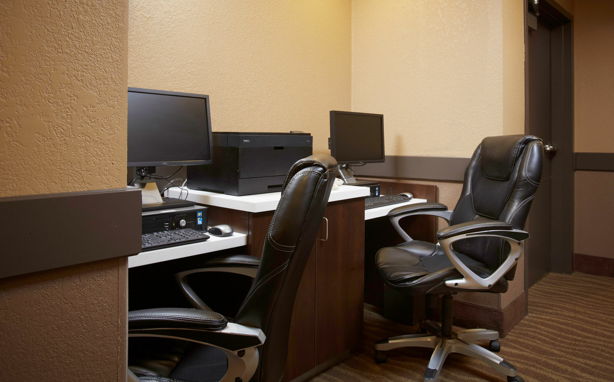Quality Inn & Suites Estevan Экстерьер фото